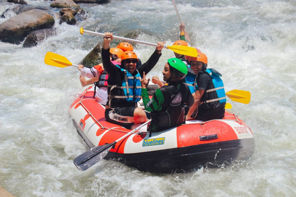 Tackle the rapids of the Cahabón River