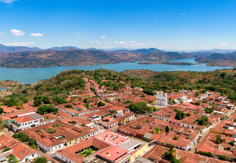 Take a day trip to the colonial town of Suchitoto