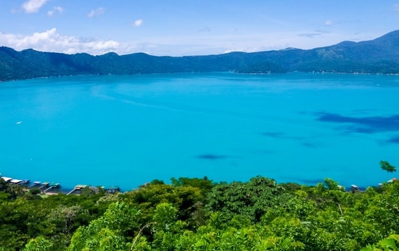 Discover the pristine Coatepeque caldera lake
