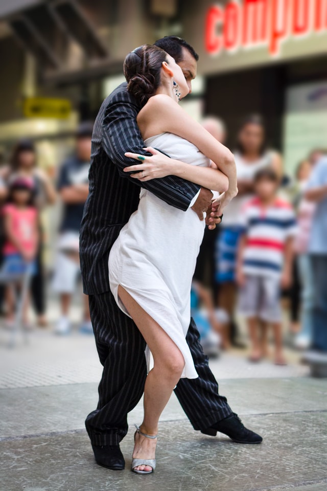Couple dancing in Buenos Aires
