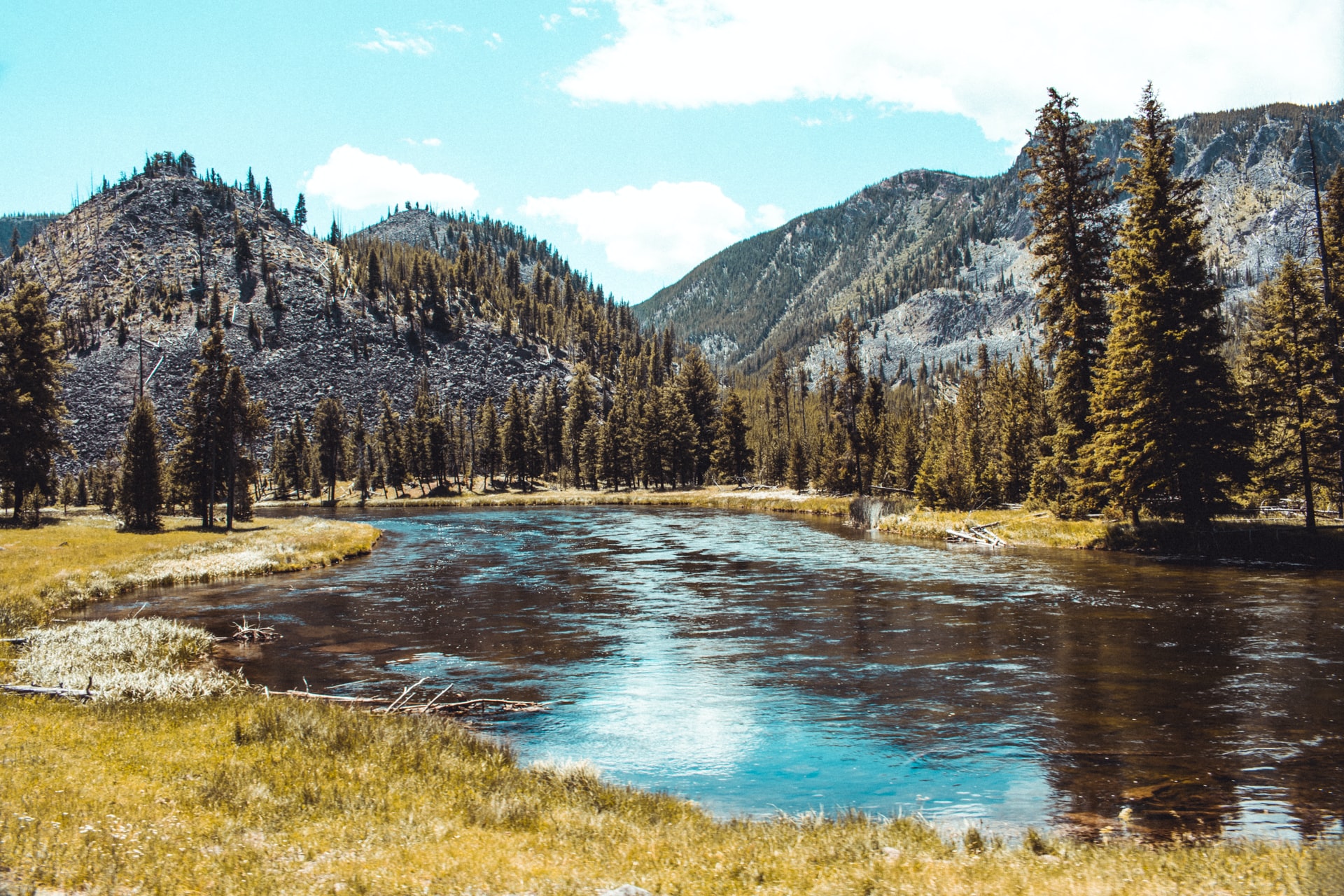 10-best-natural-wonders-at-yellowstone-national-park