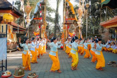 Balinese dancers