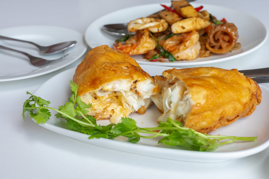 Crab meat omelet (khai jiao phu) — Thai food