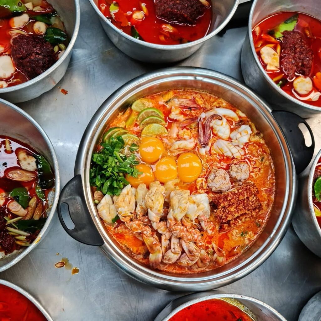 Tom yum noodles (tom yum mama)